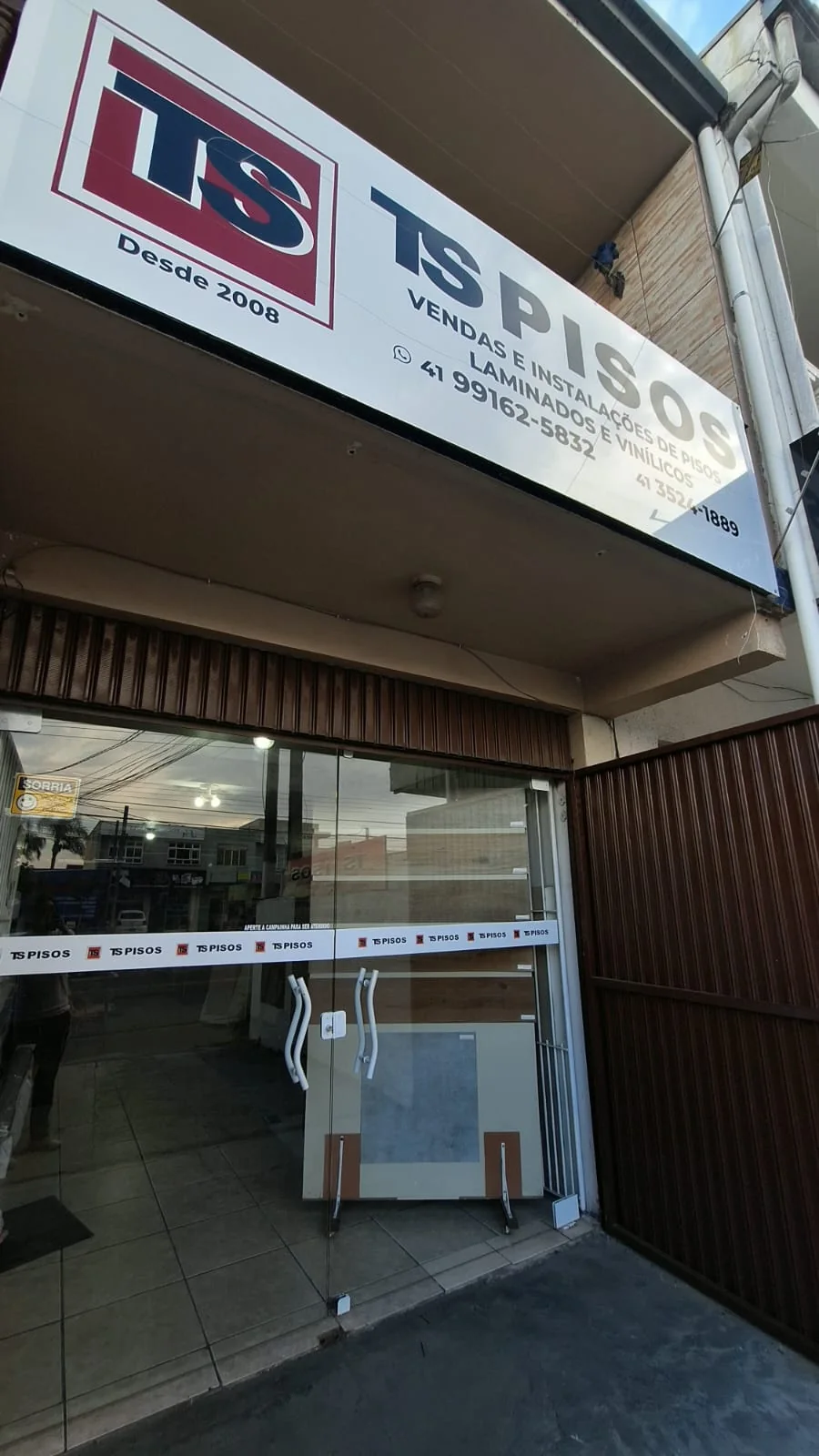 Fachada da TS Pisos Curitiba no Capão da Imbuia